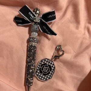 Black & Silver Rhinestone pen & matching phone charm.